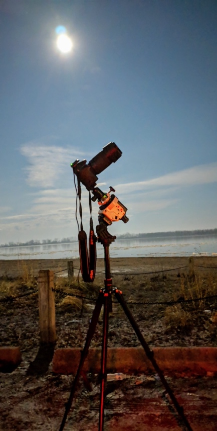 Astrophotography with camera on tripod